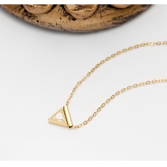 Gold trendy triangle CZ pendant necklace - Picture 4 of 4